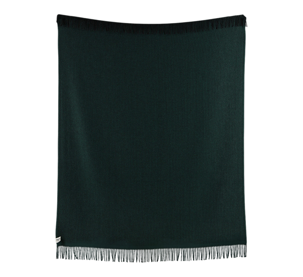 <p>Vega lammeullspledd mørkegrønn&nbsp;210x150 cm fra Røros Tweed</p>

