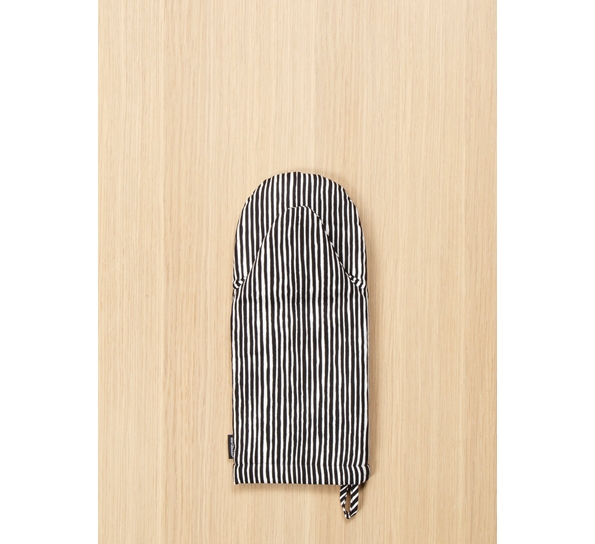 Varvunraita grytevott sort hvit fra Marimekko