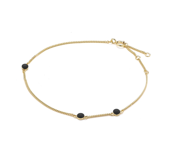 Med håndlagde porselensperler.