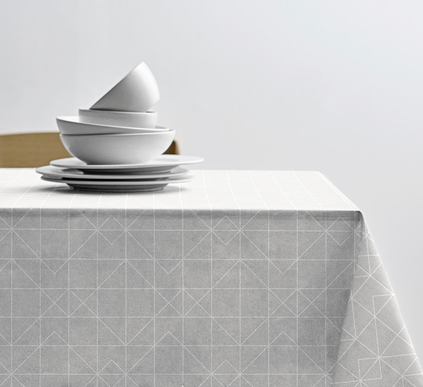 Duk 140x320 Refined damask white fra Södahl