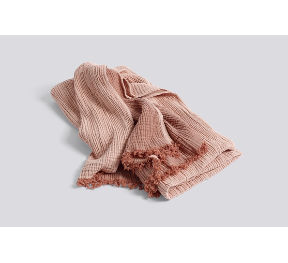 Crinkle pledd peach fra HAY