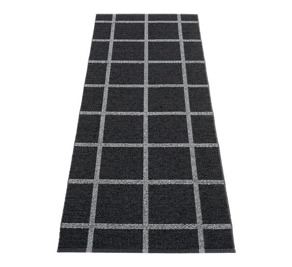 Ada matte sort 70x300cm fra Pappelina