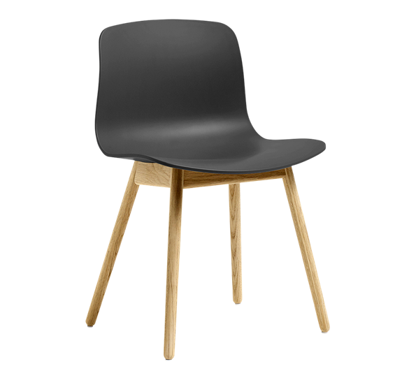 AAC12 stol lakkert eik soft sort fra HAY