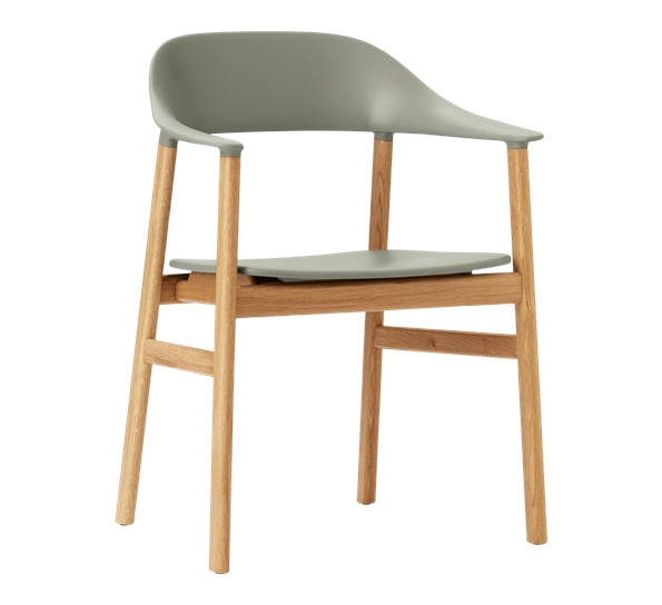 Herit stol med armlene støvgrønn eik fra Normann Copenhagen