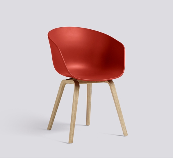 AAC22 stol såpebehandlet eik varm rød fra HAY