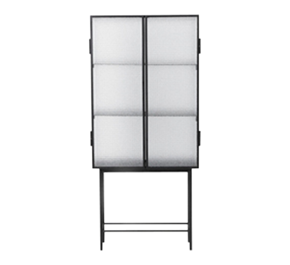 Haze vitrineskap sort fra Ferm Living