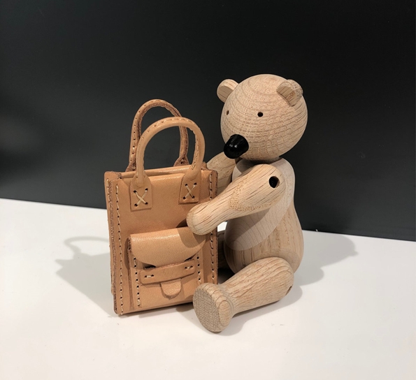 <p>Kathrine håndveske i brunt skinn Kjær Bak</p>
