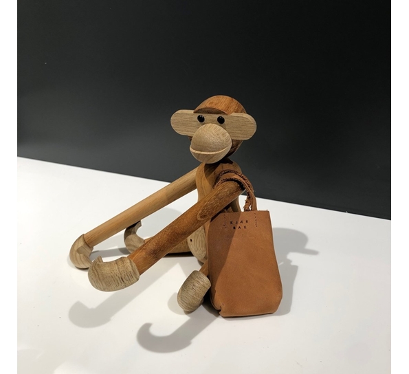 <p>Betty Marie skinnveske brun Kjær Bak</p>
