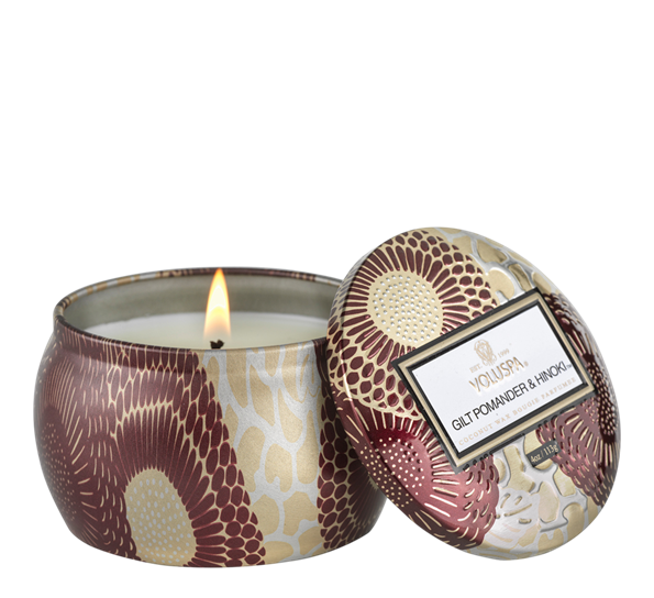 Duftlys 25t Gilt Pomander & Hinoki fra Voluspa