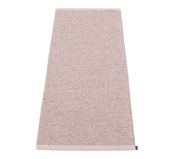 Svea matte lilla metallic 60x150 cm fra Pappelina