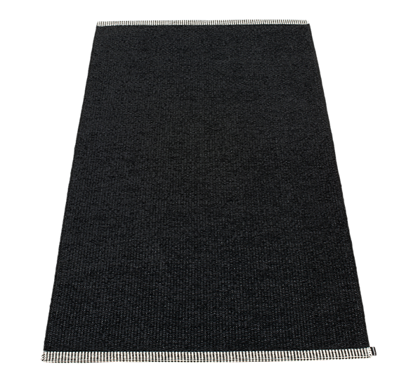 Mono matte sort 85x160 cm fra Pappelina