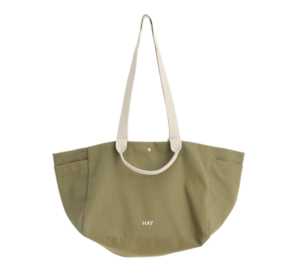 Weekend bag 26x35,5 cm S olivengrønn fra HAY