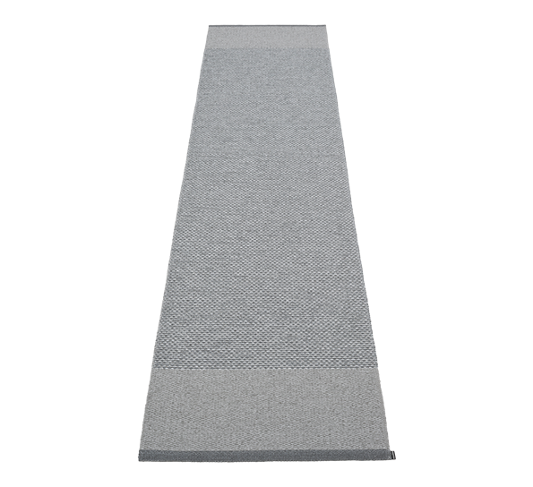 Edit matte granit grå metallic 70x300 cm fra Pappelina