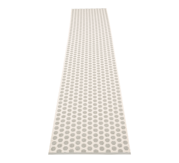 Noa matte warm grey 70x350 cm fra Pappelina