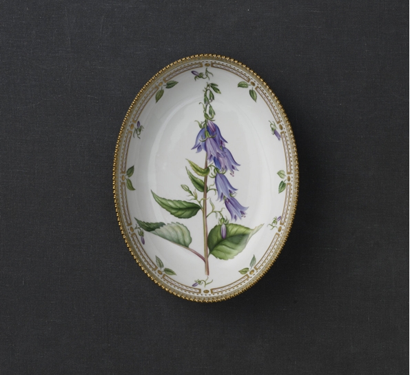 Flora Danica salatskål Oval 80cl fra Royal Copenhagen