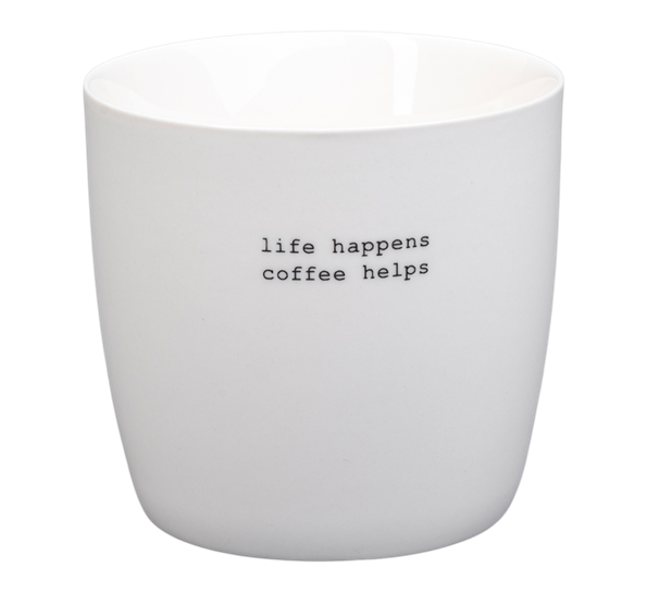 Krus Life happens, coffe helps 30 cl hvit fra Sögne Home