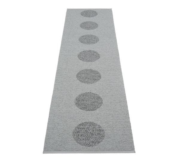 VERA 2.0 matte grå granit metallic 70x280 cm fra Pappelina