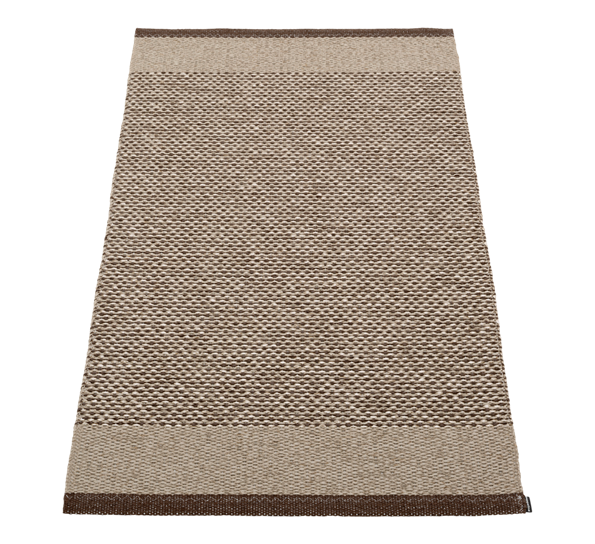 Edit matte mørkebrun lin metallic 85x160 cm fra Pappelina