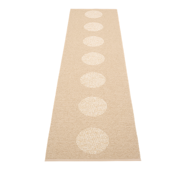 VERA 2.0 matte beige metallic 70x280 cm fra Pappelina