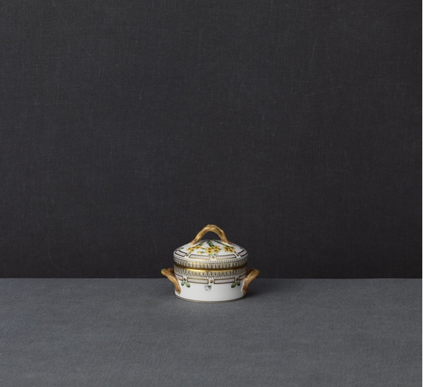 Flora Danica Sukkerskål M Lokk 10cl fra Royal Copenhagen