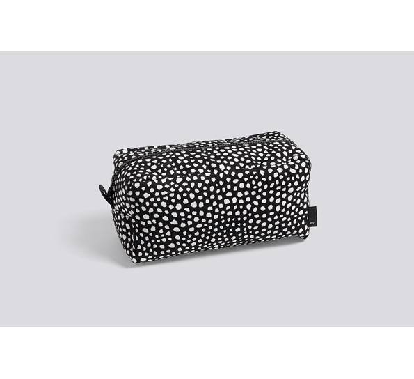Dot wash bag L sort fra HAY