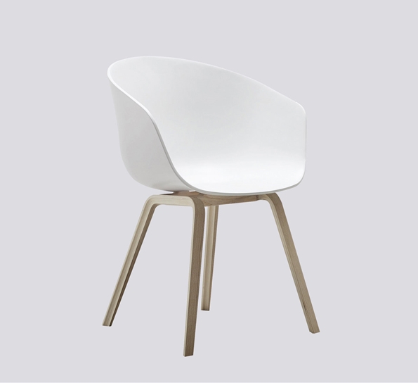 AAC22 stol såpebehandlet eik hvit fra HAY