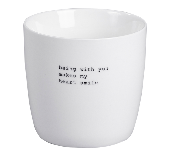 Krus Being whith you makes my heart smile 30 cl hvit fra Sögne Home