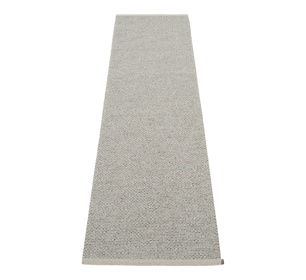 Svea matte varmgrå granit 60x250 cm fra Pappelina