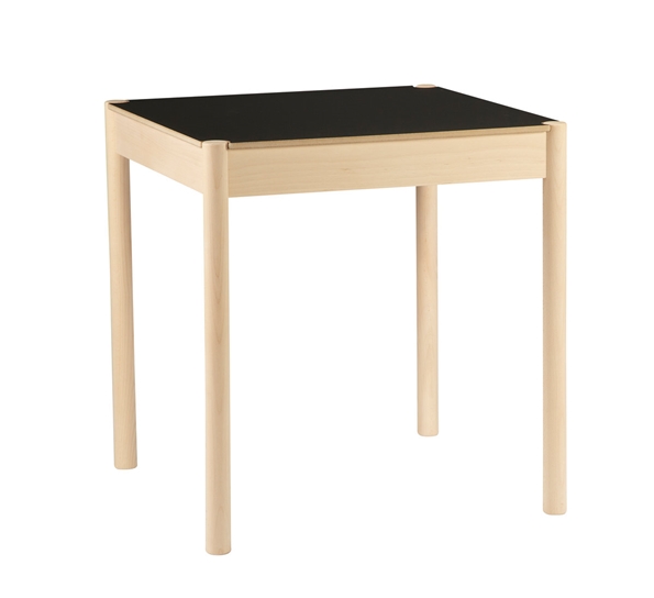 C44 bord 70x70 cm fra HAY