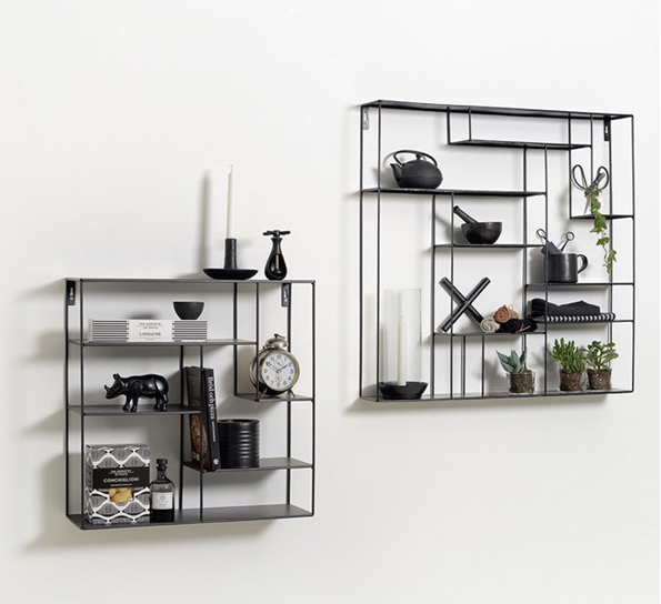 Labyrint hylle 60x60 cm sort fra Bruka Design