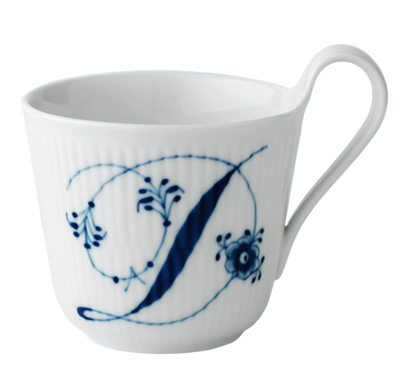 Blå Riflet Alfabetkrus D 33 cl fra Royal Copenhagen