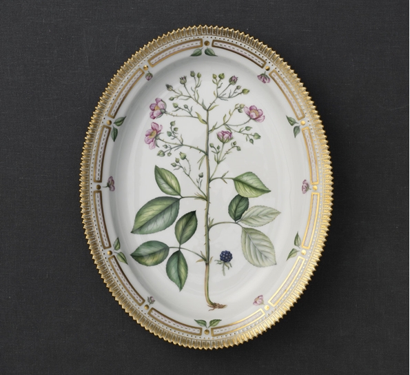 Flora Danica fat Ovalt 37cm fra Royal Copenhagen