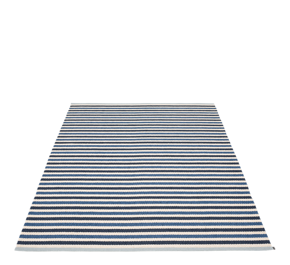 Teo matte denim 180x260 cm fra Pappelina