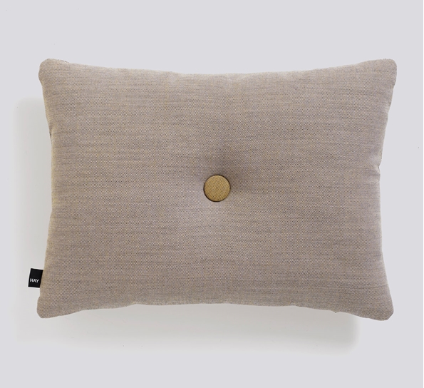 Dot Surface pute gylden beige fra HAY