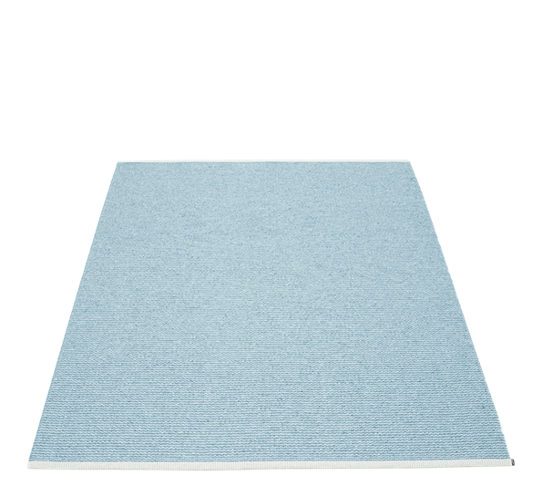 Mono matte tåkeblå 180x300 cm fra Pappelina