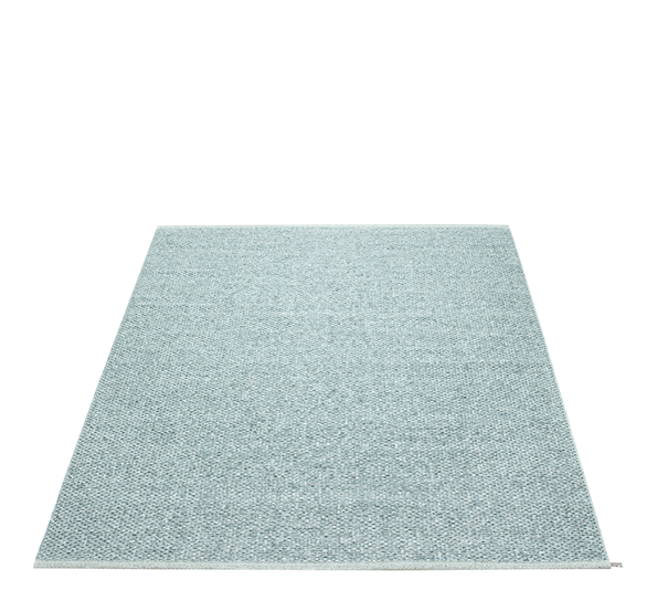 Svea matte azurblå metallic 230x320 cm fra Pappelina