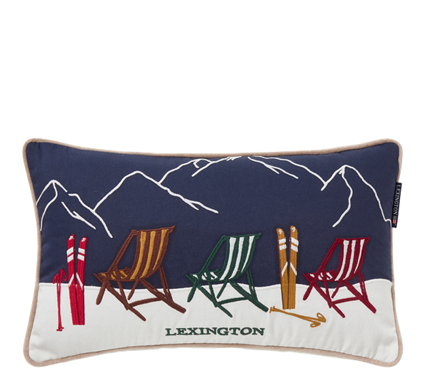 <p>Ski Resort pute twill hvit mørkeblå 30x50cm Lexington</p>
