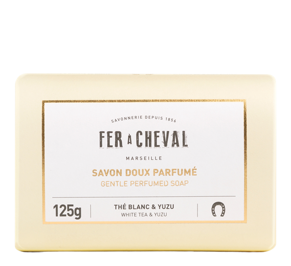 Såpestykke white tea & yuzu 125g fra Fer á Cheval