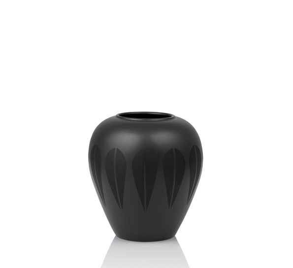 Lotus trends vase 11 cm sort fra Lucie Kaas