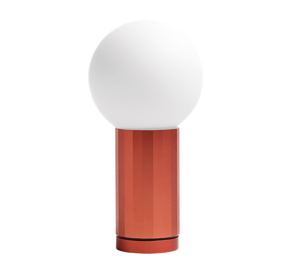 Turn on bordlampe oransje fra HAY