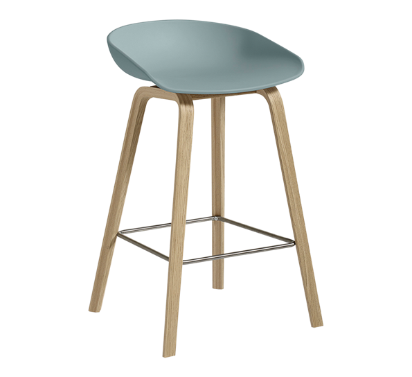 AAS32 barstol lav lakkert eik dusty blue H64 fra HAY