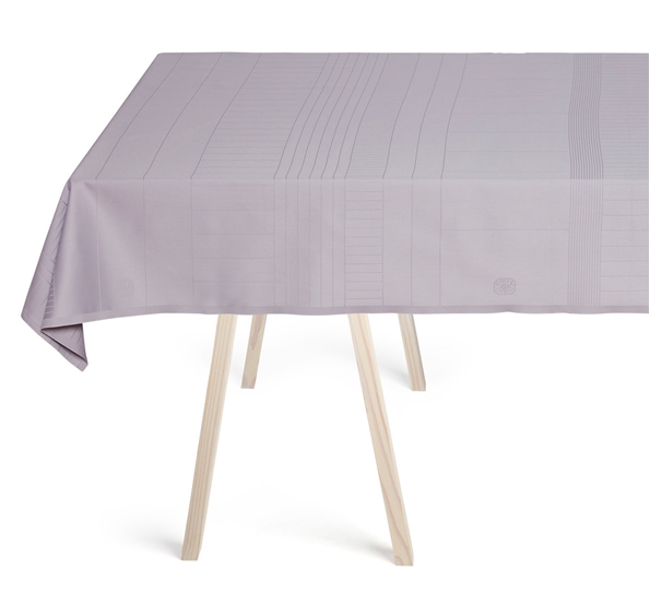 Still Life Dusty Lavender duk 140X310 cm fra Georg Jensen Damask