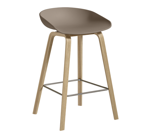 AAS32 barstol lav lakkert eik khaki H64 fra HAY