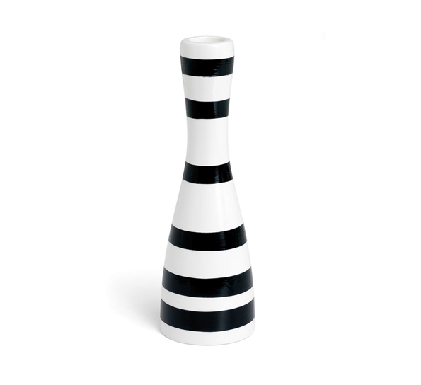 Omaggio lysestake medium sort 20 cm fra Kähler