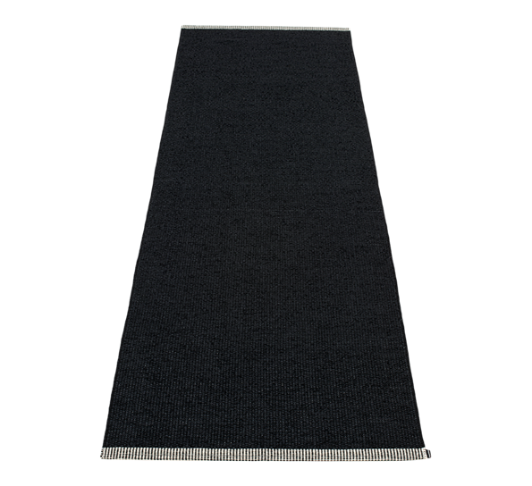 Mono matte sort 70x200 cm fra Pappelina
