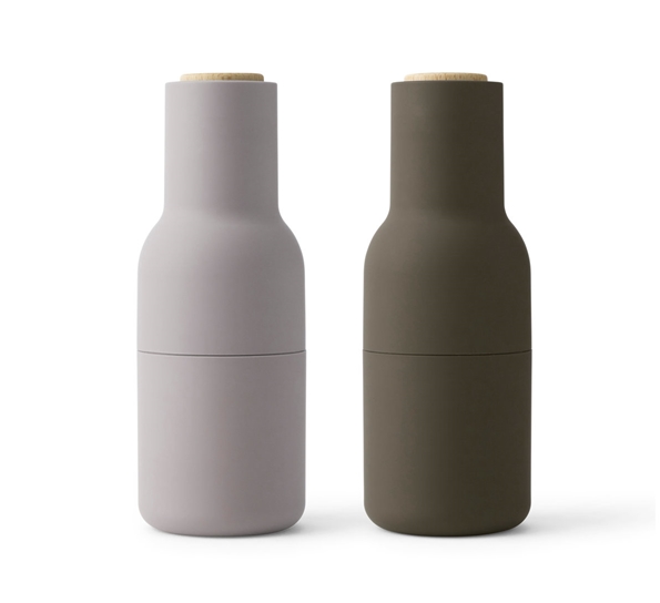 Bottle kverner 2 stk grønn beige med valnøttlokk fra Audo Copenhagen