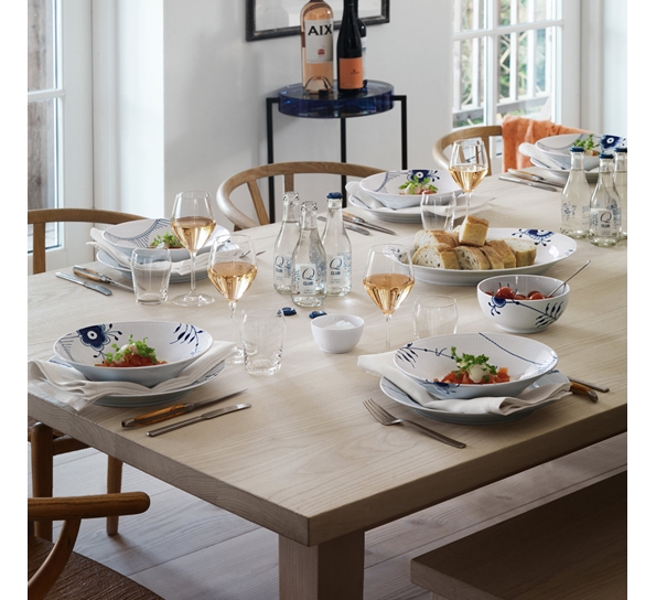 Blå Mega Riflet terrin rund 54cl fra Royal Copenhagen