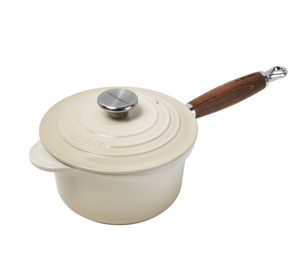 Sausegryte 1,8 l med trehåndtak pearl fra Le Creuset