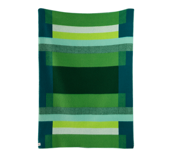<p>Mikkel pledd grønt 135x200 cm fra Røros Tweed</p>
