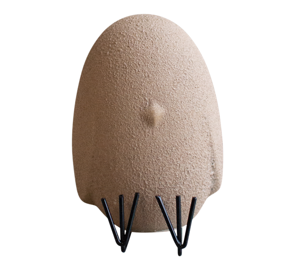 Sit around påskekylling sand ø6,5 cm h10 cm fra DBKD